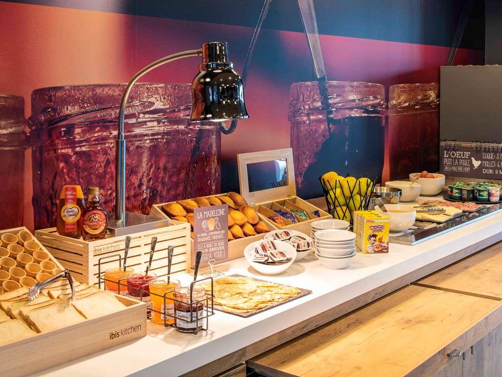 戈内斯宜必思酒店 餐厅 照片